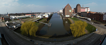 Holz- und Getreidehafen